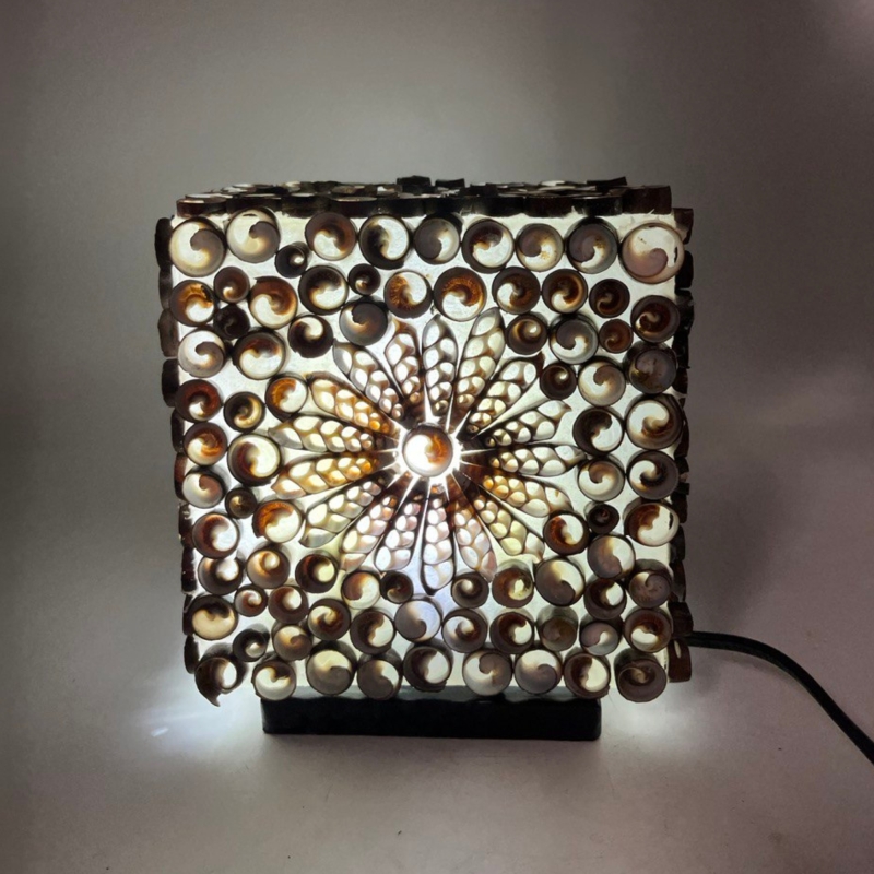 Lampa boho z muszli morskich - Kostka 15 cm